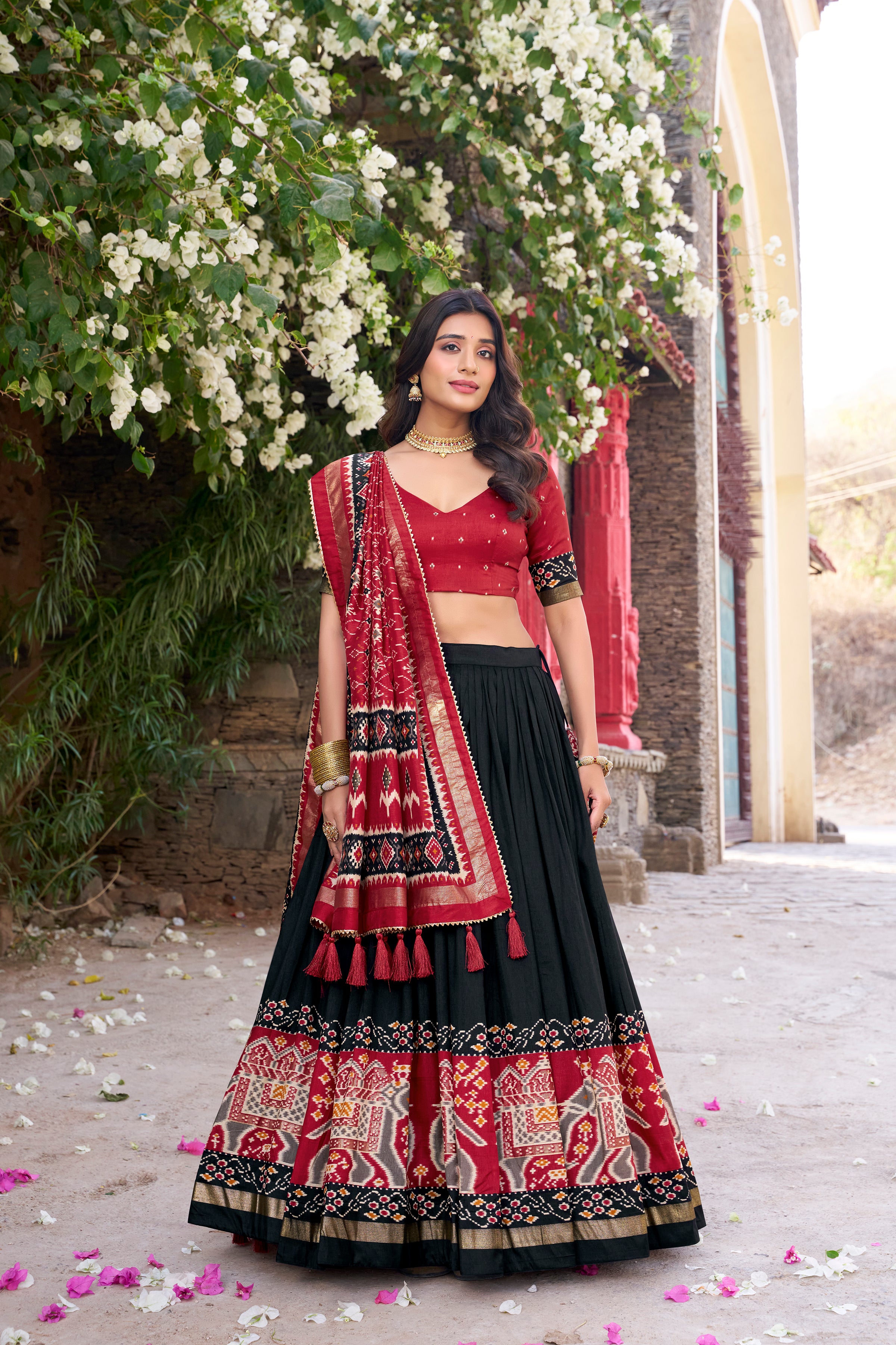 πͺ· Infuse Your Wardrobe with Southern Grace πͺ· Silk Kalamkari Print Lehenga Choli with Foil Work Border - Navratri